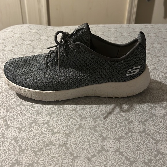 My favorite brand, so comfy Sketchers. - Picture 3 of 3